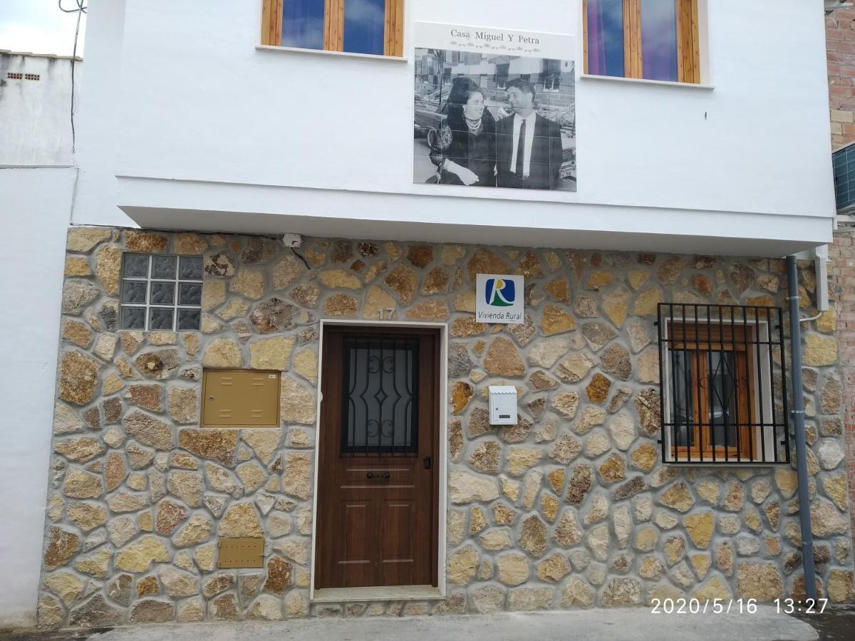 Casa Miguel Y Petra Villa Peal De Becerro Exterior photo